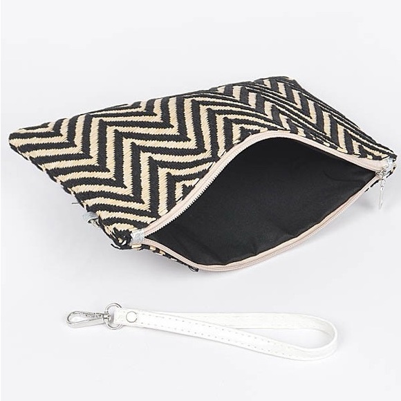 Chevron Weaved Faux Straw Clutch - Picture 2 of 4